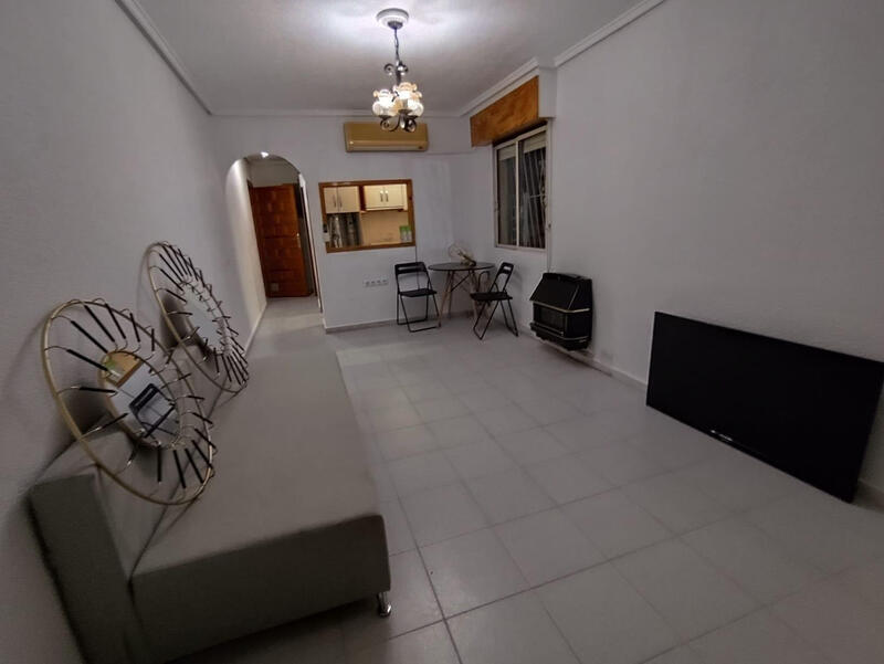 квартира продается в Torrevieja, Alicante