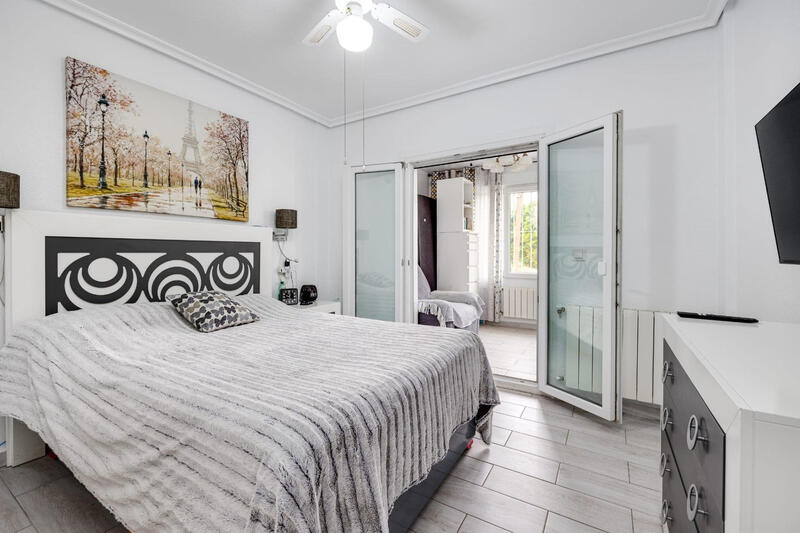 3 спальная комната городская тюрьма продается