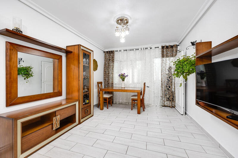 3 спальная комната городская тюрьма продается