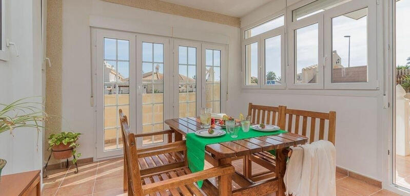 3 slaapkamer Gezinswoning Te koop