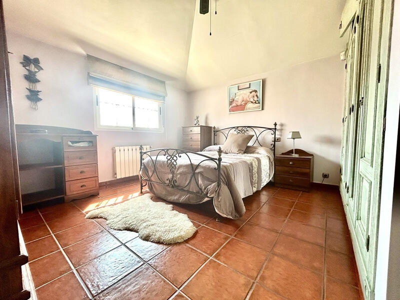 6 bedroom Villa for sale