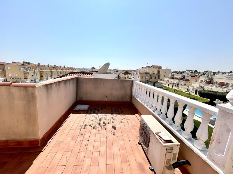 3 спальная комната городская тюрьма продается