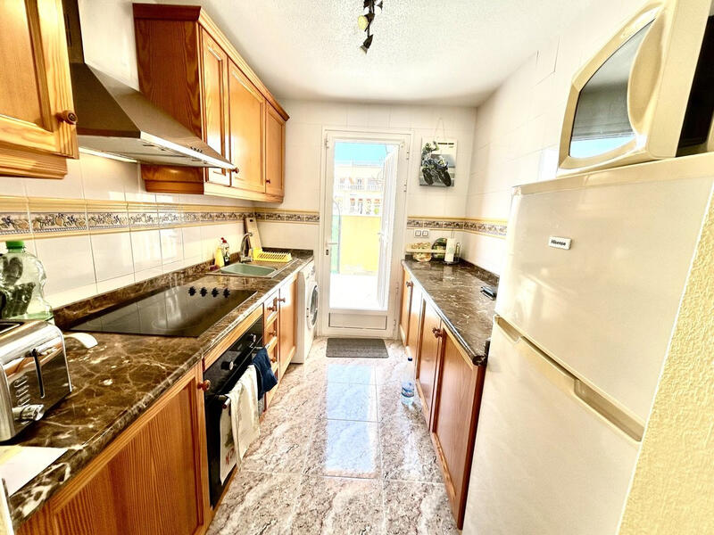 3 спальная комната городская тюрьма продается