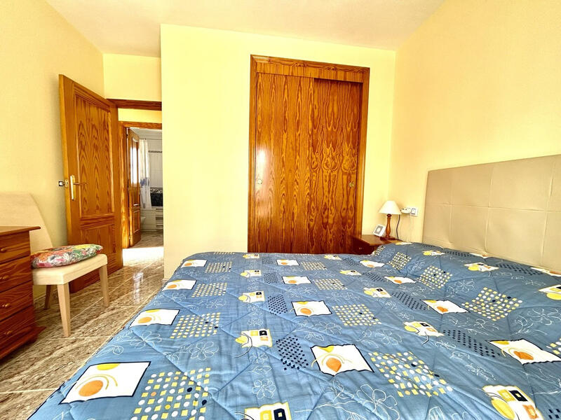 3 спальная комната городская тюрьма продается