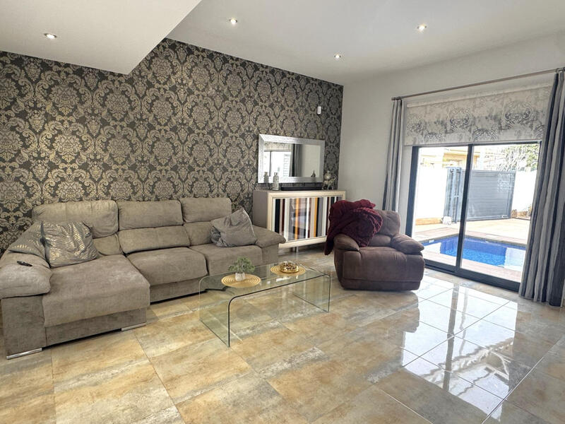 4 soverom Villa til salgs 4 soverom Villa til salgs