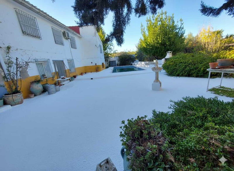 8 bedroom Country House for sale