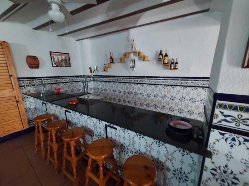 8 bedroom Country House for sale