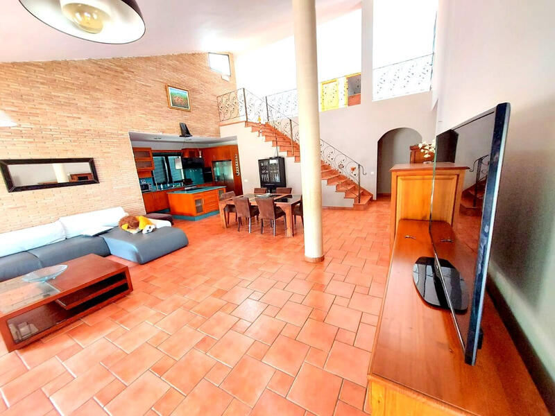 7 bedroom Villa for sale