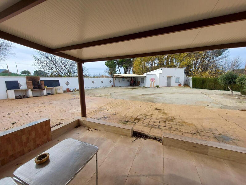 4 bedroom Country House for sale