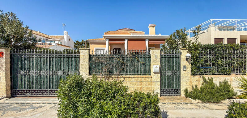 5 bedroom Villa for sale