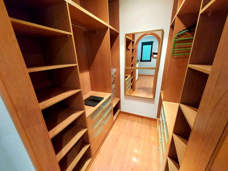 7 bedroom Villa for sale