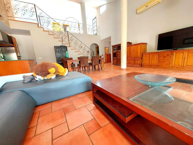 7 bedroom Villa for sale