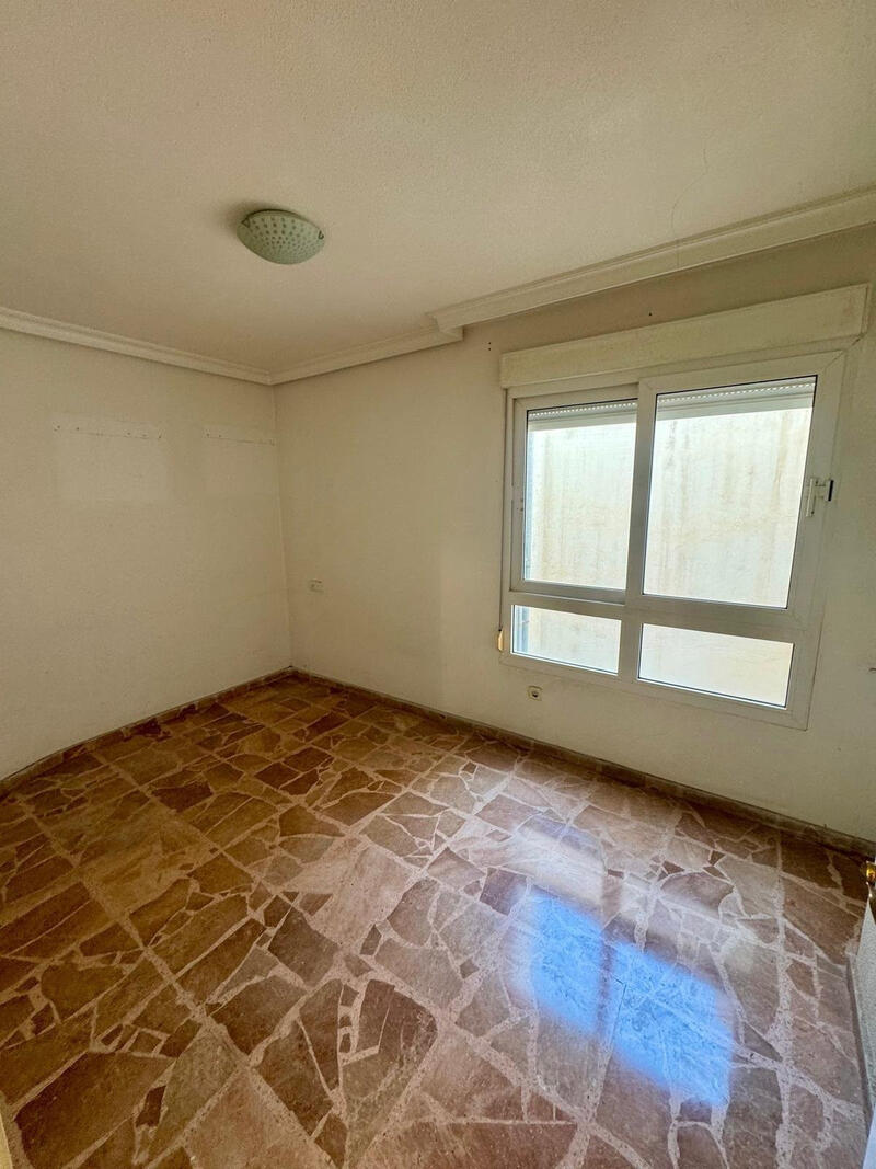 5 bedroom Apartment for sale