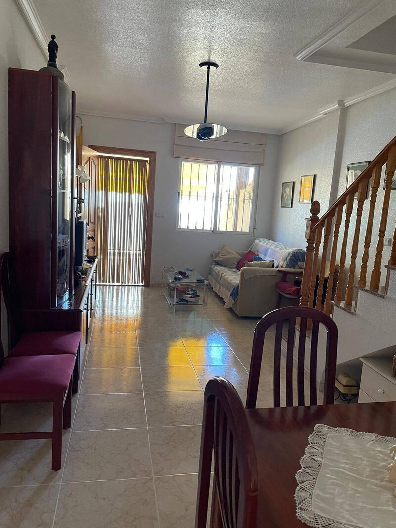 2 bedroom Townhouse for sale