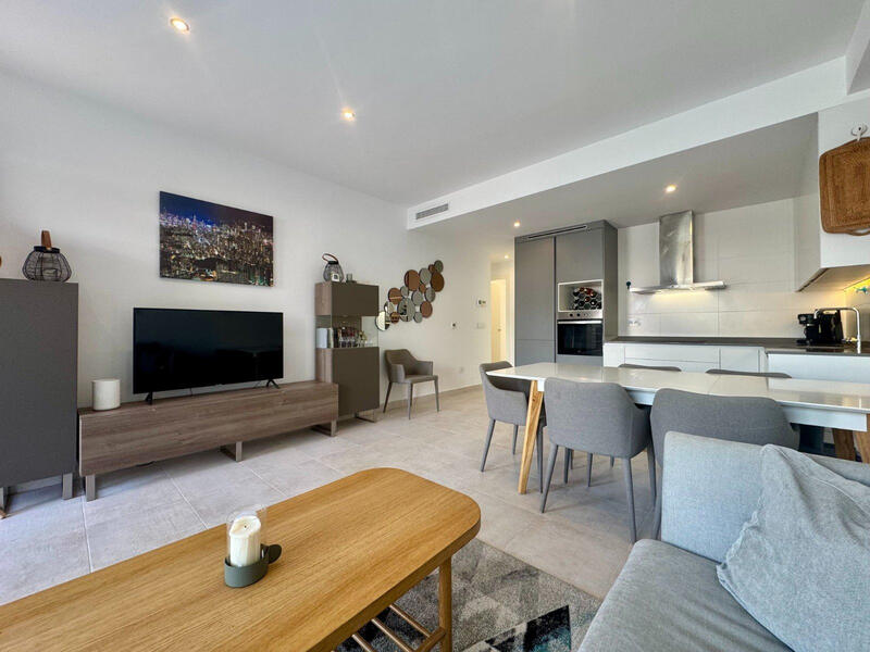 3 спальная комната городская тюрьма продается