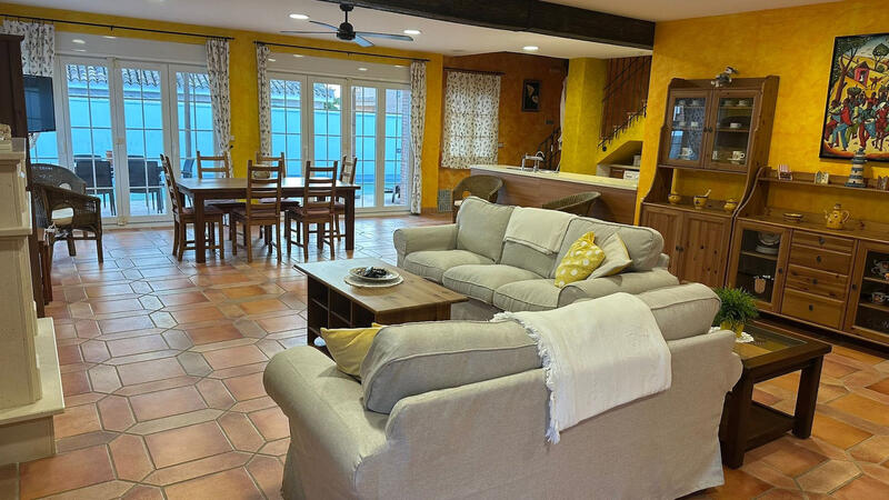 4 bedroom Villa for sale