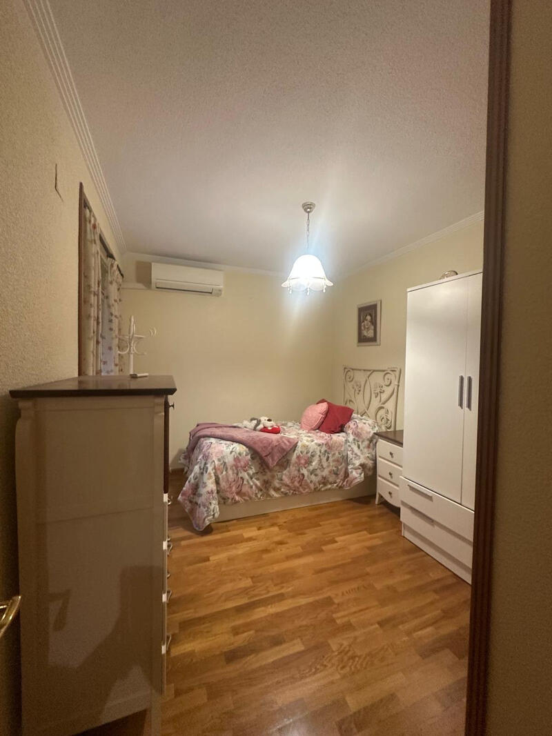 4 bedroom Apartment for sale