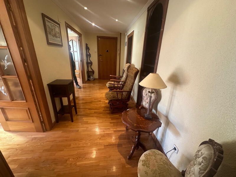 4 bedroom Apartment for sale