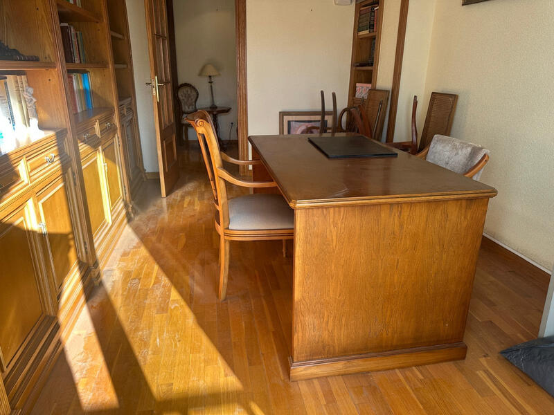 4 bedroom Apartment for sale