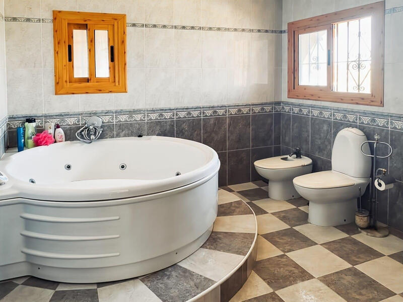 7 Cuarto Villa en venta