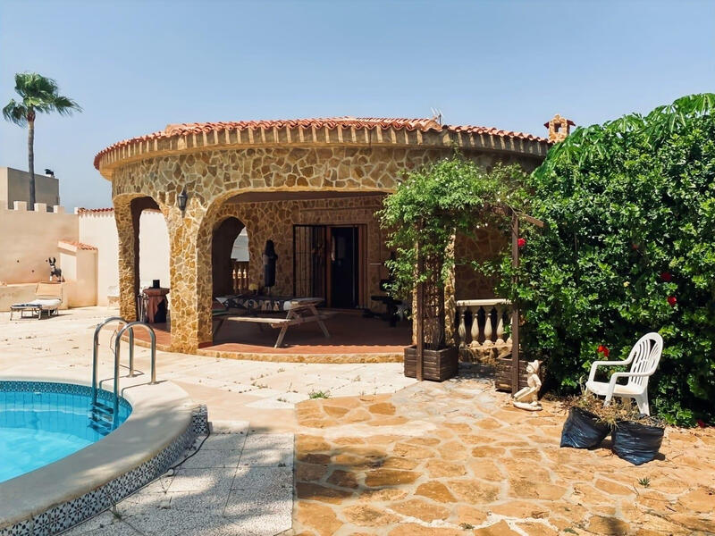 7 Cuarto Villa en venta