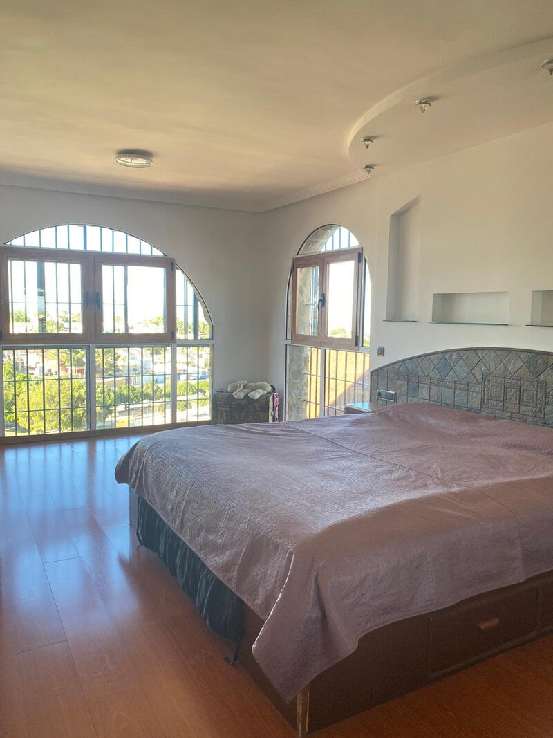 7 Cuarto Villa en venta