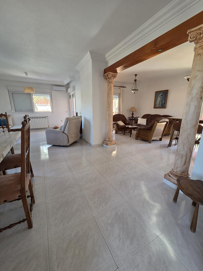 5 bedroom Villa for sale