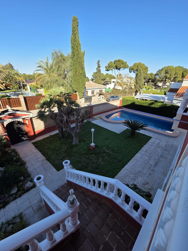 5 bedroom Villa for sale