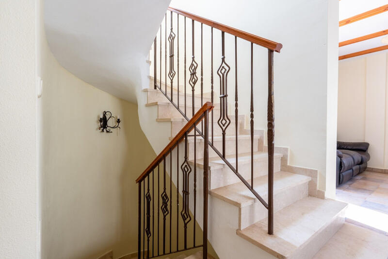 6 sovrum Villa till salu