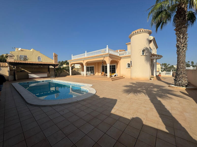 Villa for sale in Orihuela Costa, Alicante