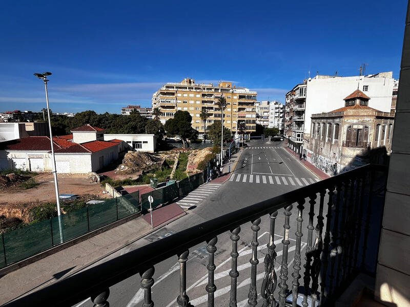 3 спальная комната квартира продается