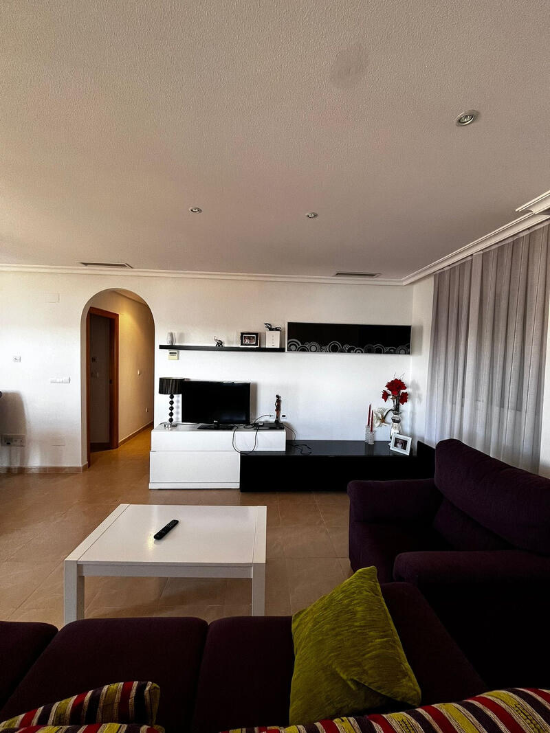 3 спальная комната квартира продается