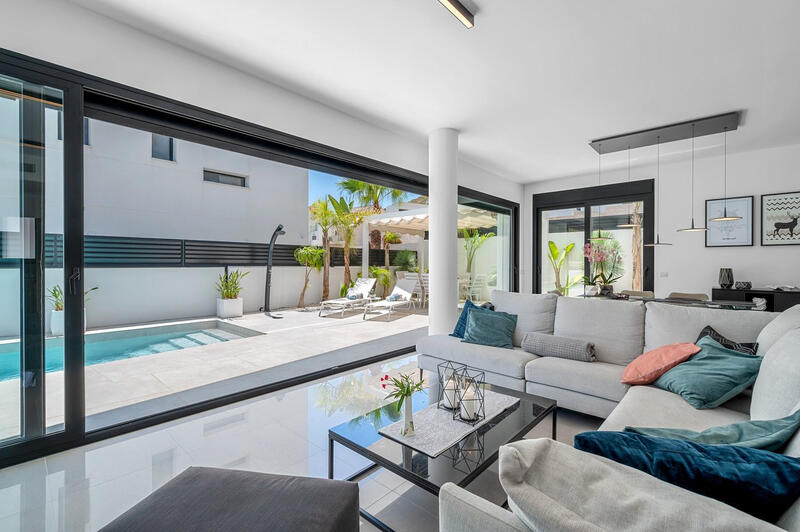 4 спальная комната вилла продается