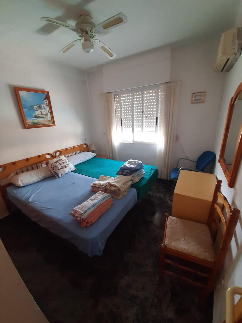 4 slaapkamer Gezinswoning Te koop