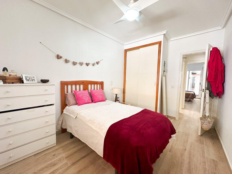 2 спальная комната квартира продается