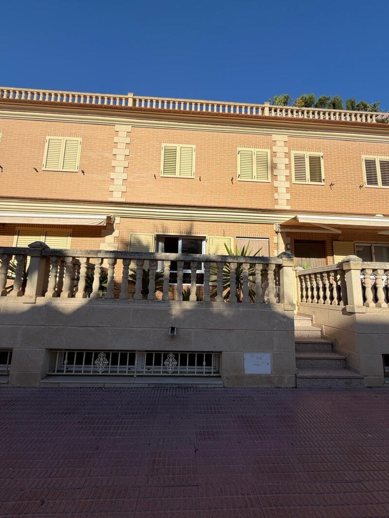 3 sovrum Radhus till salu