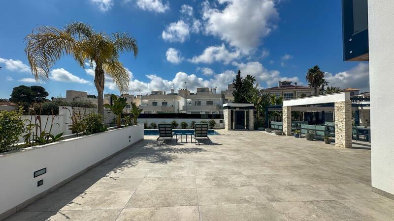 4 slaapkamer Villa Te koop