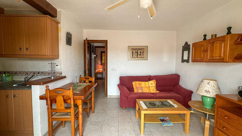 2 slaapkamer Gezinswoning Te koop