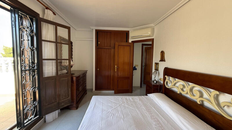 4 slaapkamer Villa Te koop