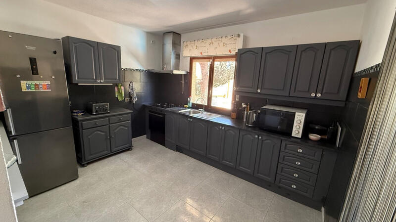 6 спальная комната вилла продается