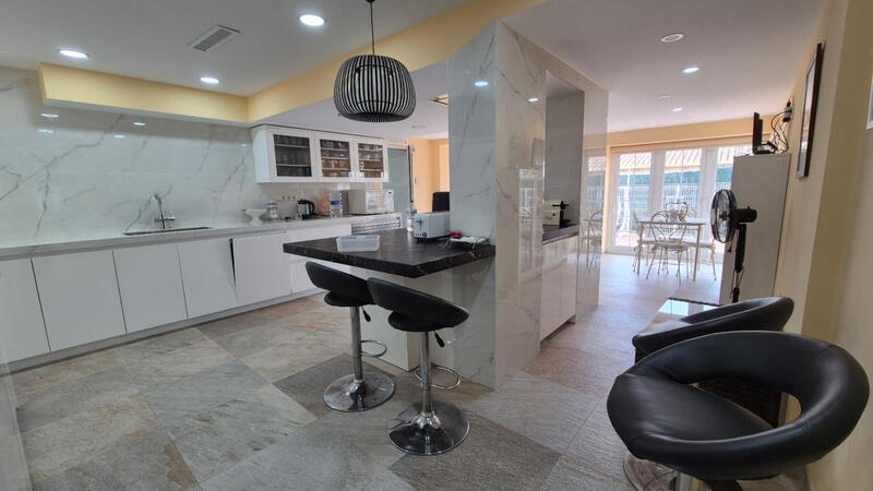 7 Cuarto Villa en venta