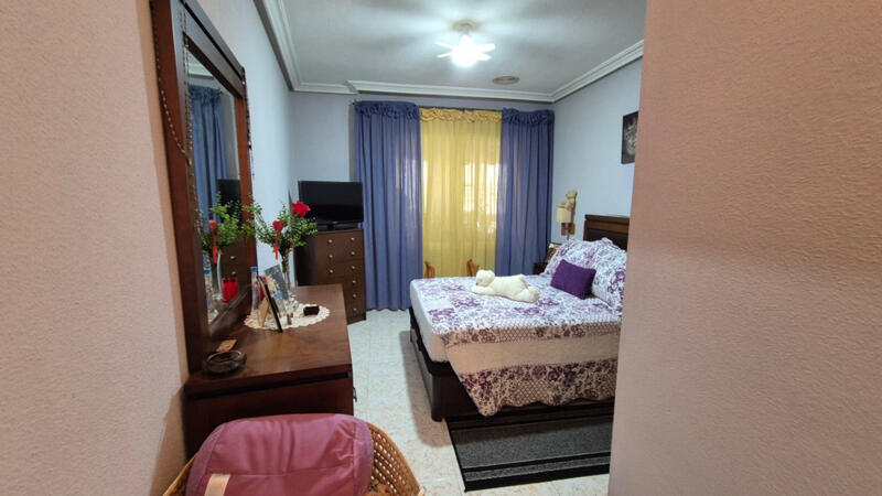 3 bedroom Apartment for sale