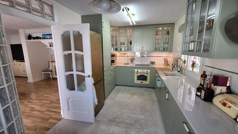 4 Cuarto Villa en venta