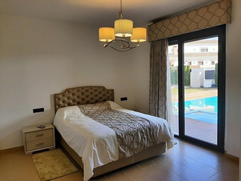 4 Cuarto Villa en venta