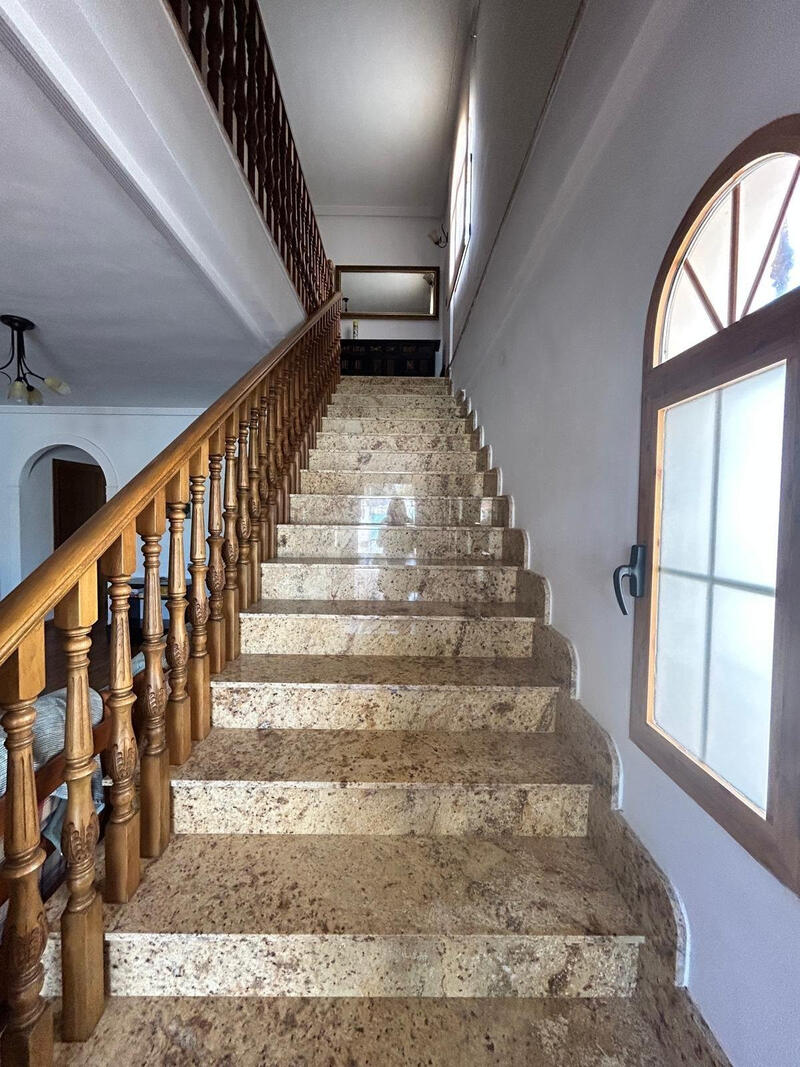 4 Cuarto Villa en venta