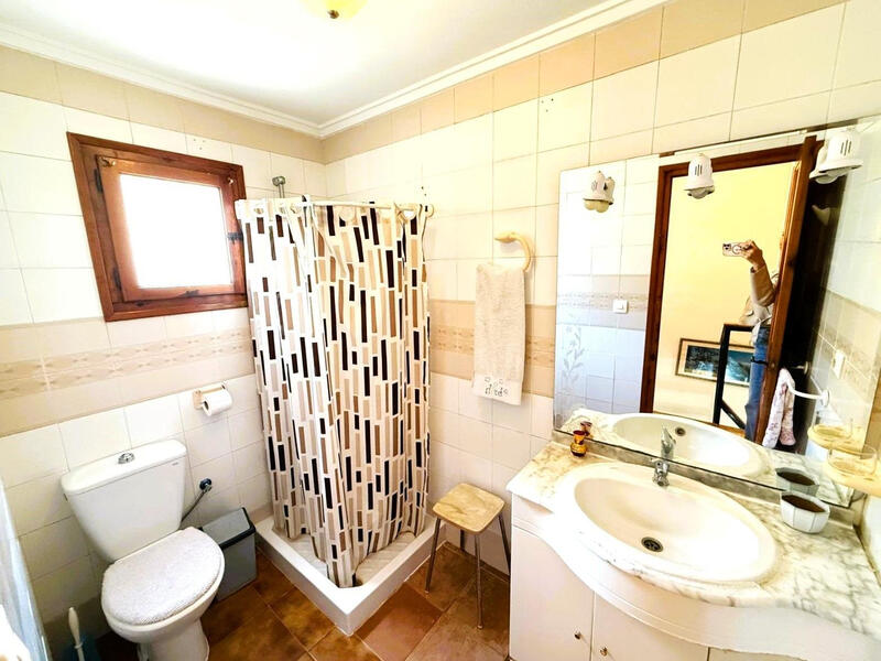 2 Cuarto Adosado en venta