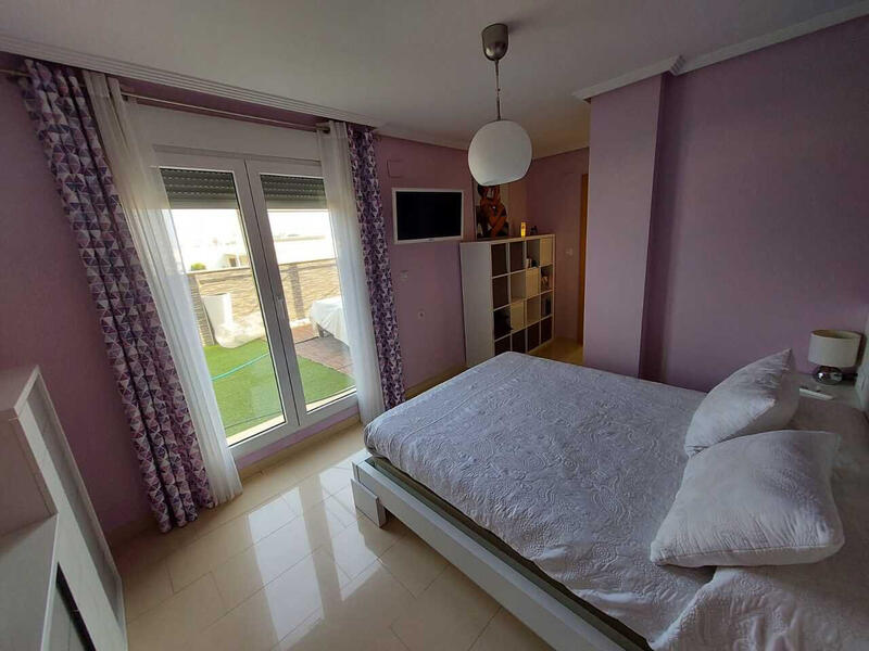 3 bedroom Apartment for sale