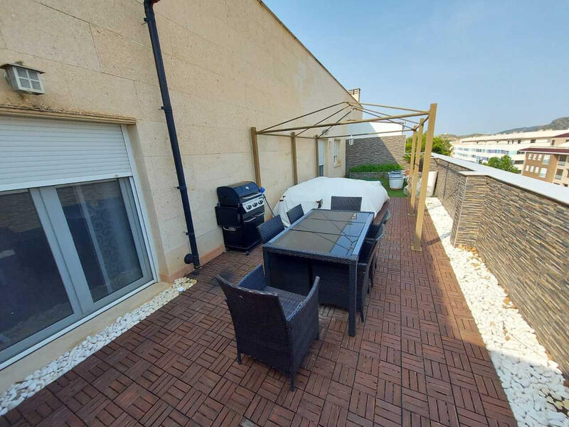 3 bedroom Apartment for sale