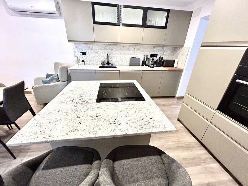 4 soveværelse Byhus til salg