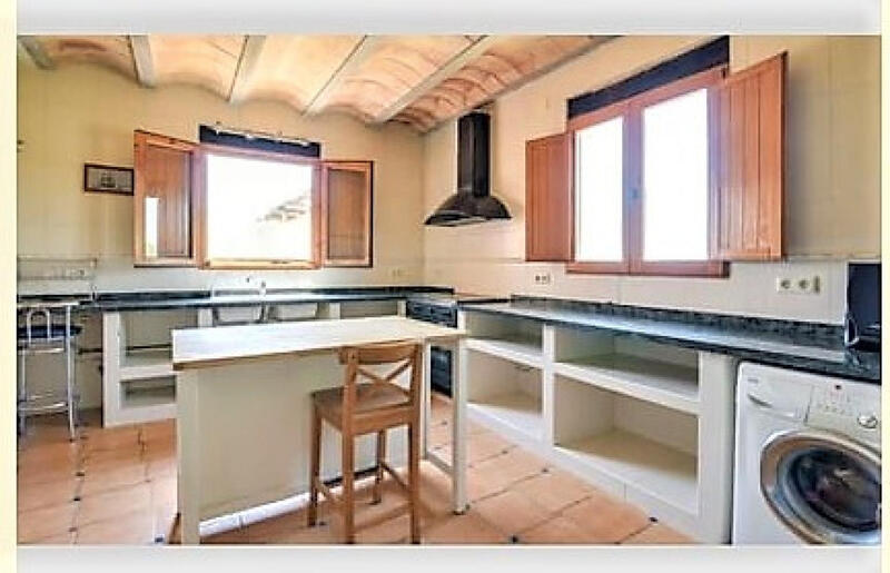 3 bedroom Country House for sale 3 bedroom Country House for sale